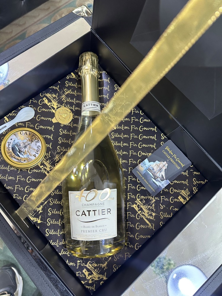 Coffret caviar et champagne Cattier